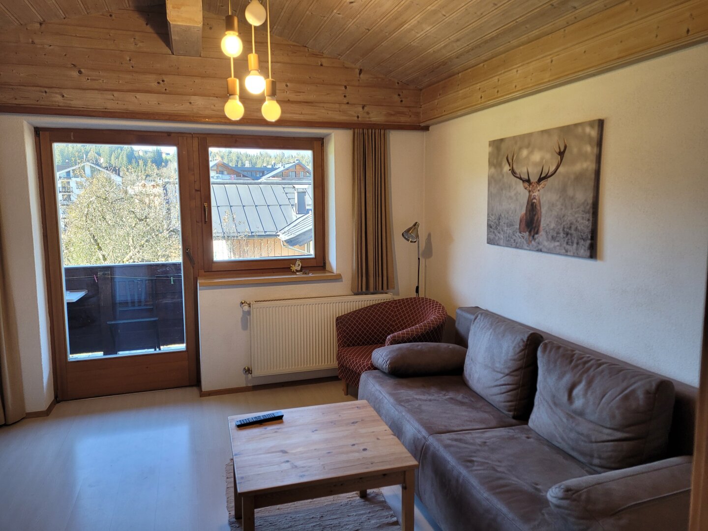 Apartmenthaus mit vielfältigen Möglichkeiten in Oberndorf/Tirol - Perfekt für Investoren!