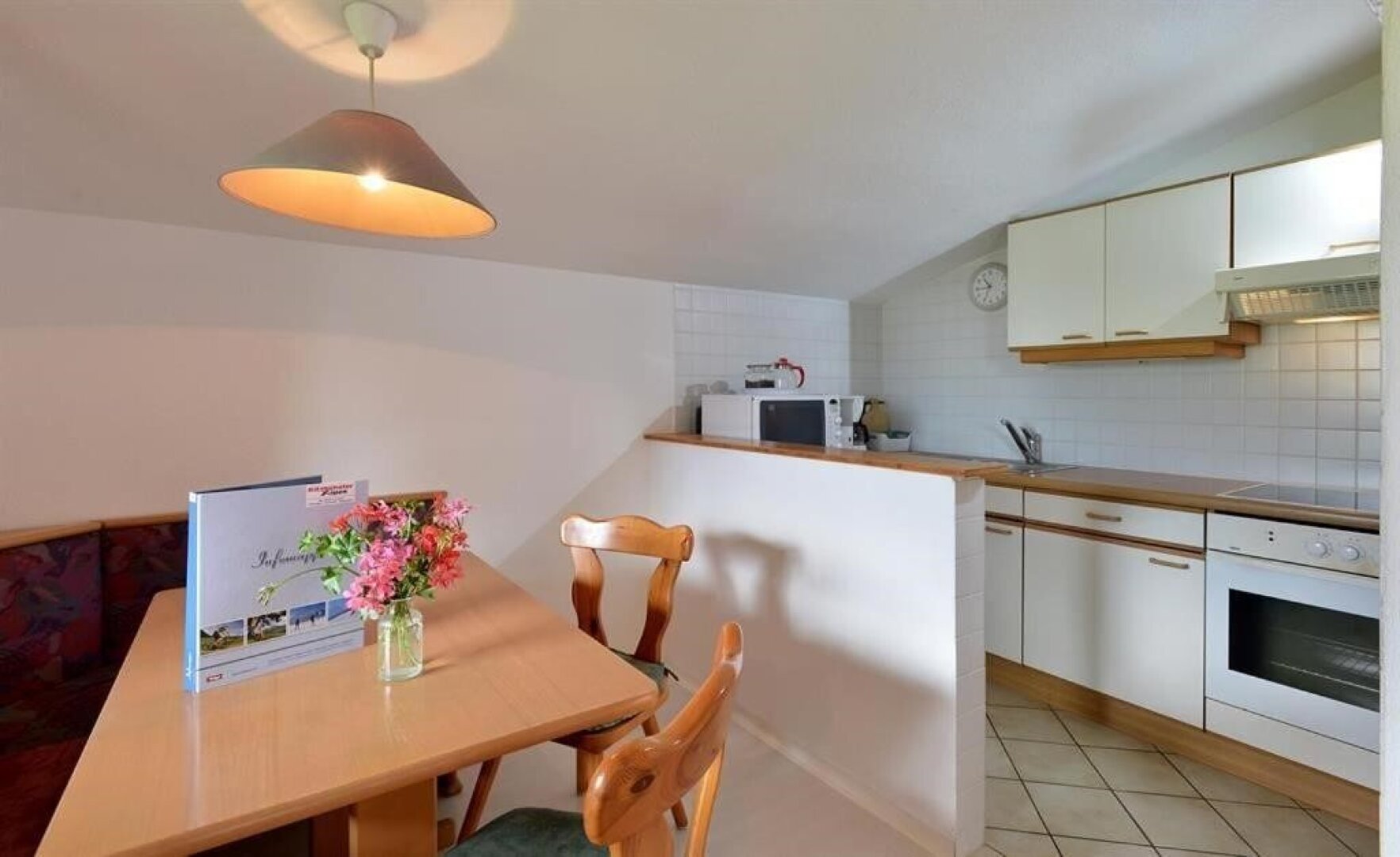 Apartmenthaus mit vielfältigen Möglichkeiten in Oberndorf/Tirol - Perfekt für Investoren!