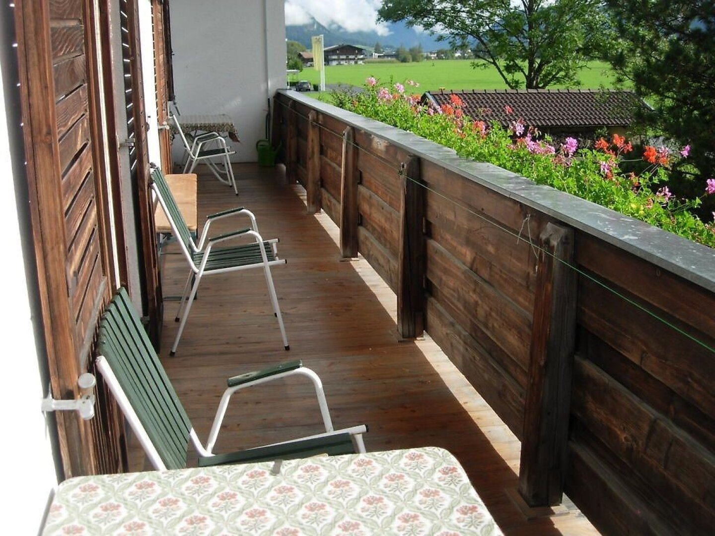 Apartmenthaus mit vielfältigen Möglichkeiten in Oberndorf/Tirol - Perfekt für Investoren!