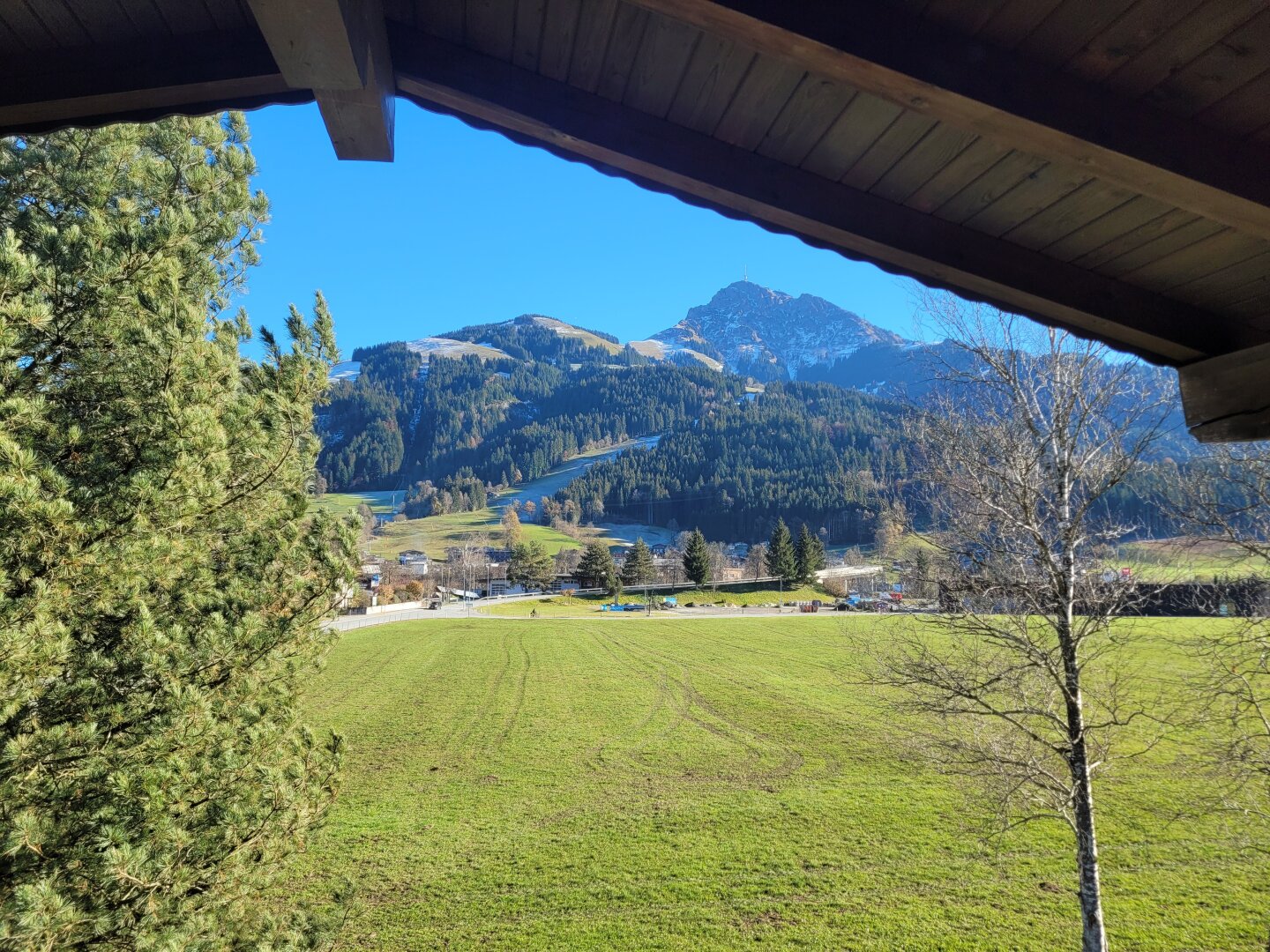 Apartmenthaus mit vielfältigen Möglichkeiten in Oberndorf/Tirol - Perfekt für Investoren!