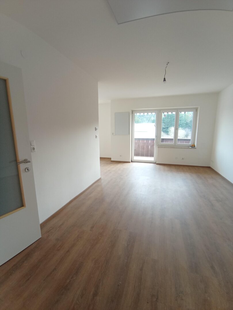 Einladende Wohnung mit Balkon und Stellplatz