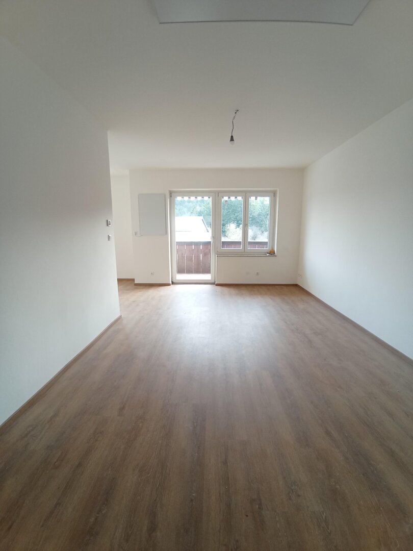 Einladende Wohnung mit Balkon und Stellplatz