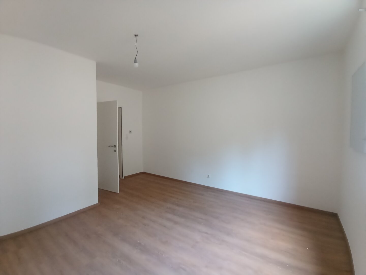 Einladende Wohnung mit Balkon und Stellplatz