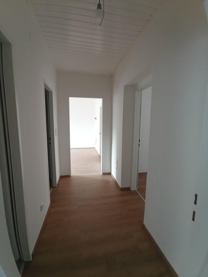 Einladende Wohnung mit Balkon und Stellplatz