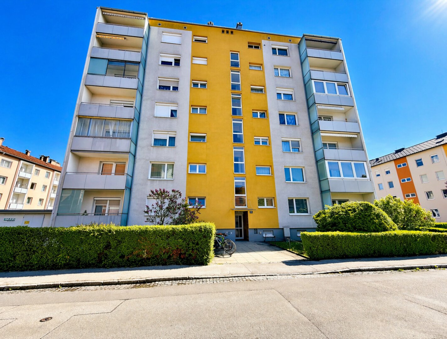 TRAUN | ST.MARTIN: Vollständig möblierte 3-Zimmer-Wohnung mit kleinem Balkon in Trauner Bestlage!