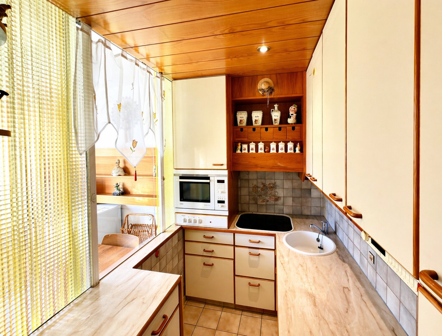 TRAUN | ST.MARTIN: Vollständig möblierte 3-Zimmer-Wohnung mit kleinem Balkon in Trauner Bestlage!