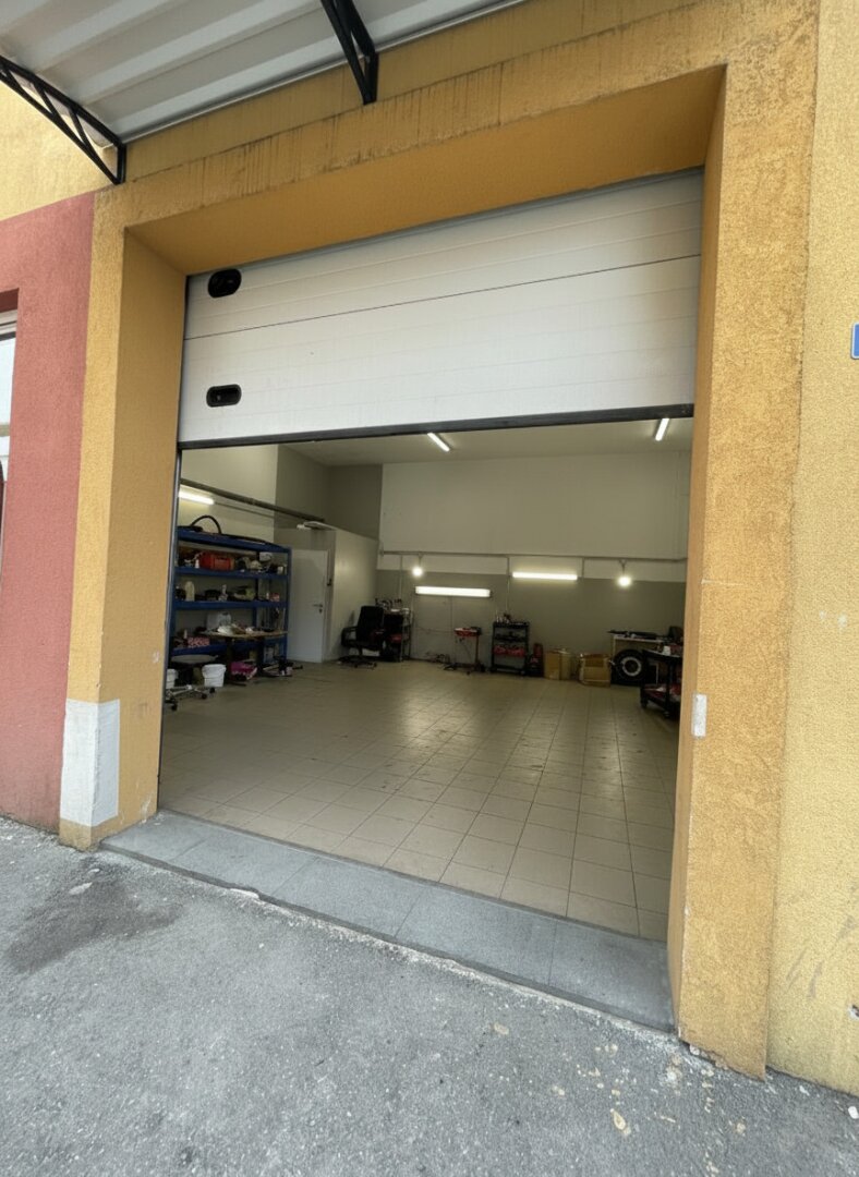 PROVISIONSFREI!!! Schöne große Halle, Lager, Werkstatt am Betriebsgelände Areal200 in Sollenau E2, E3