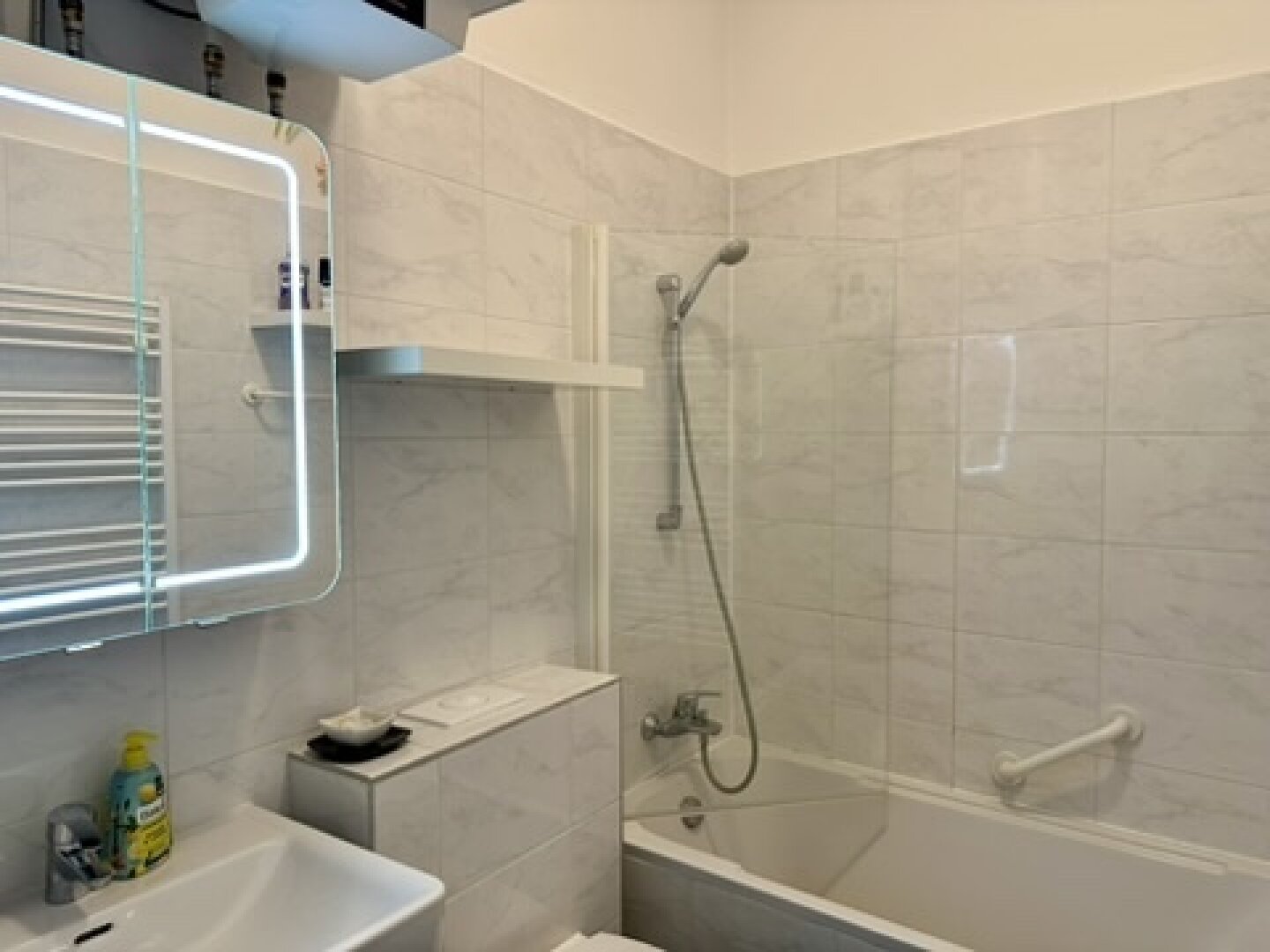 Möblierte 2-Zimmer-Wohnung am Kaisermühlendamm