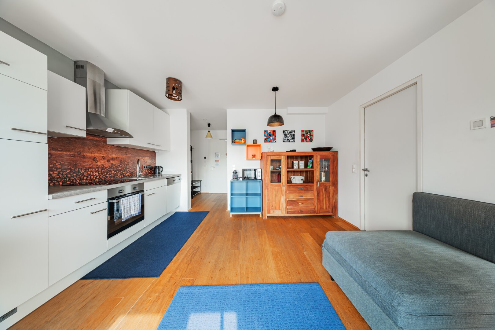 Wohnen mit Pool – 2-Zimmer-Apartment mit Loggia, 5 Minuten zur Alten Donau