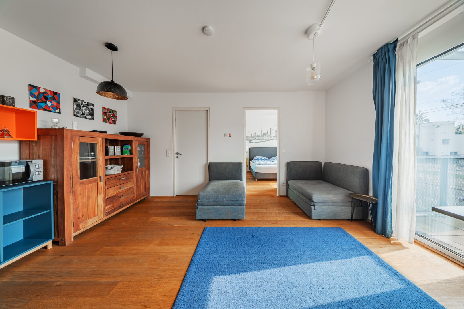 Wohnen mit Pool – 2-Zimmer-Apartment mit Loggia, 5 Minuten zur Alten Donau