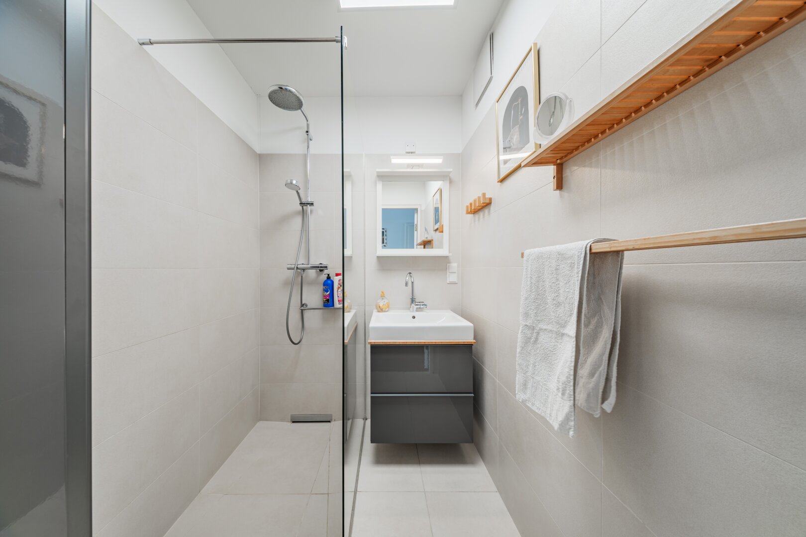 Wohnen mit Pool – 2-Zimmer-Apartment mit Loggia, 5 Minuten zur Alten Donau