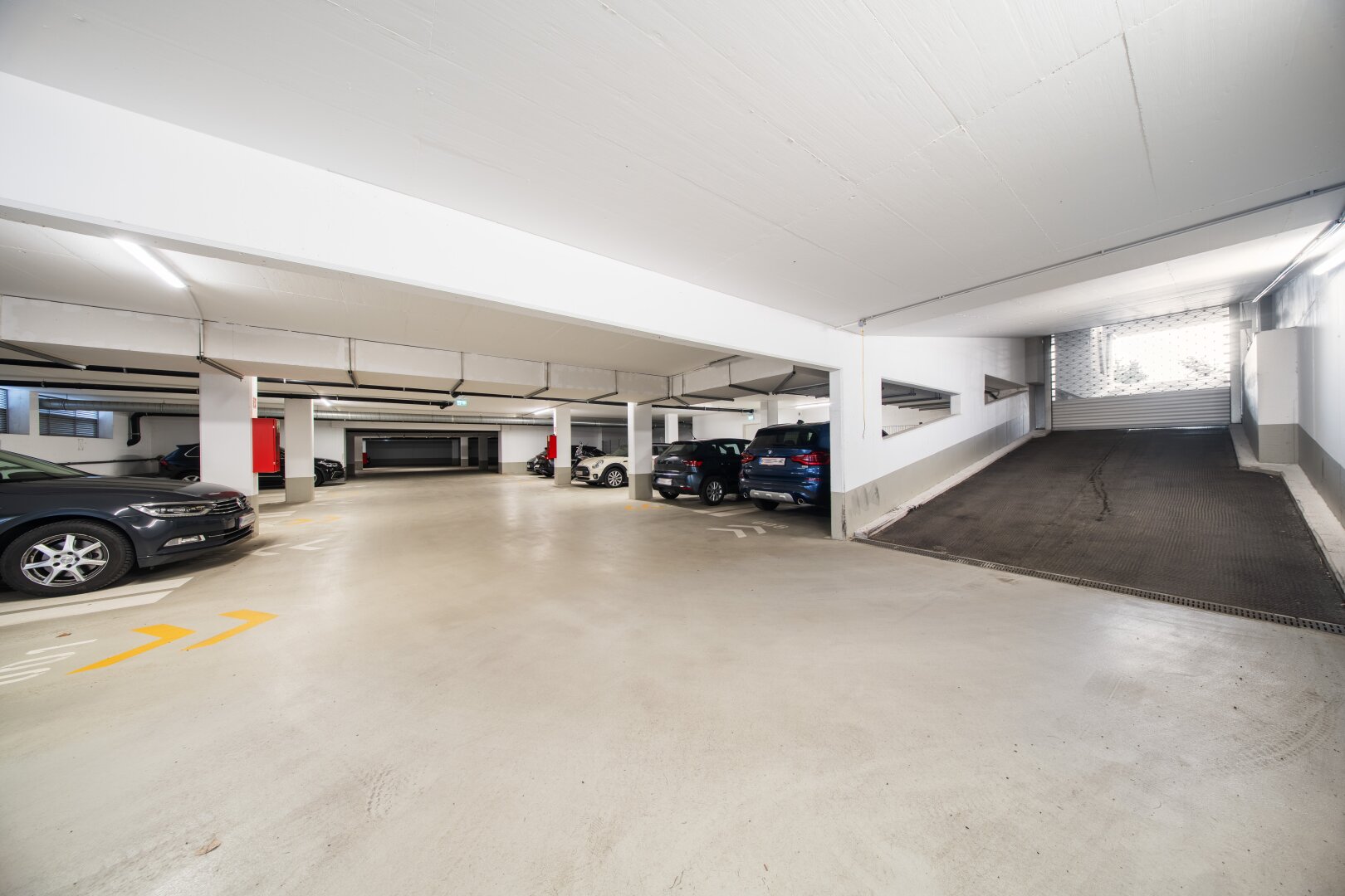 Wohnen mit Pool – 2-Zimmer-Apartment mit Loggia, 5 Minuten zur Alten Donau
