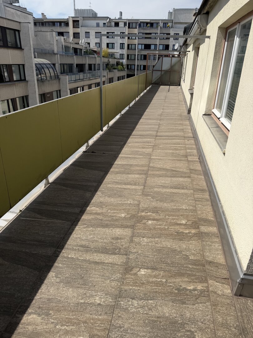 Über den Dächern des 2. Bezirks – Wohnung mit Traumterrasse & Potenzial
