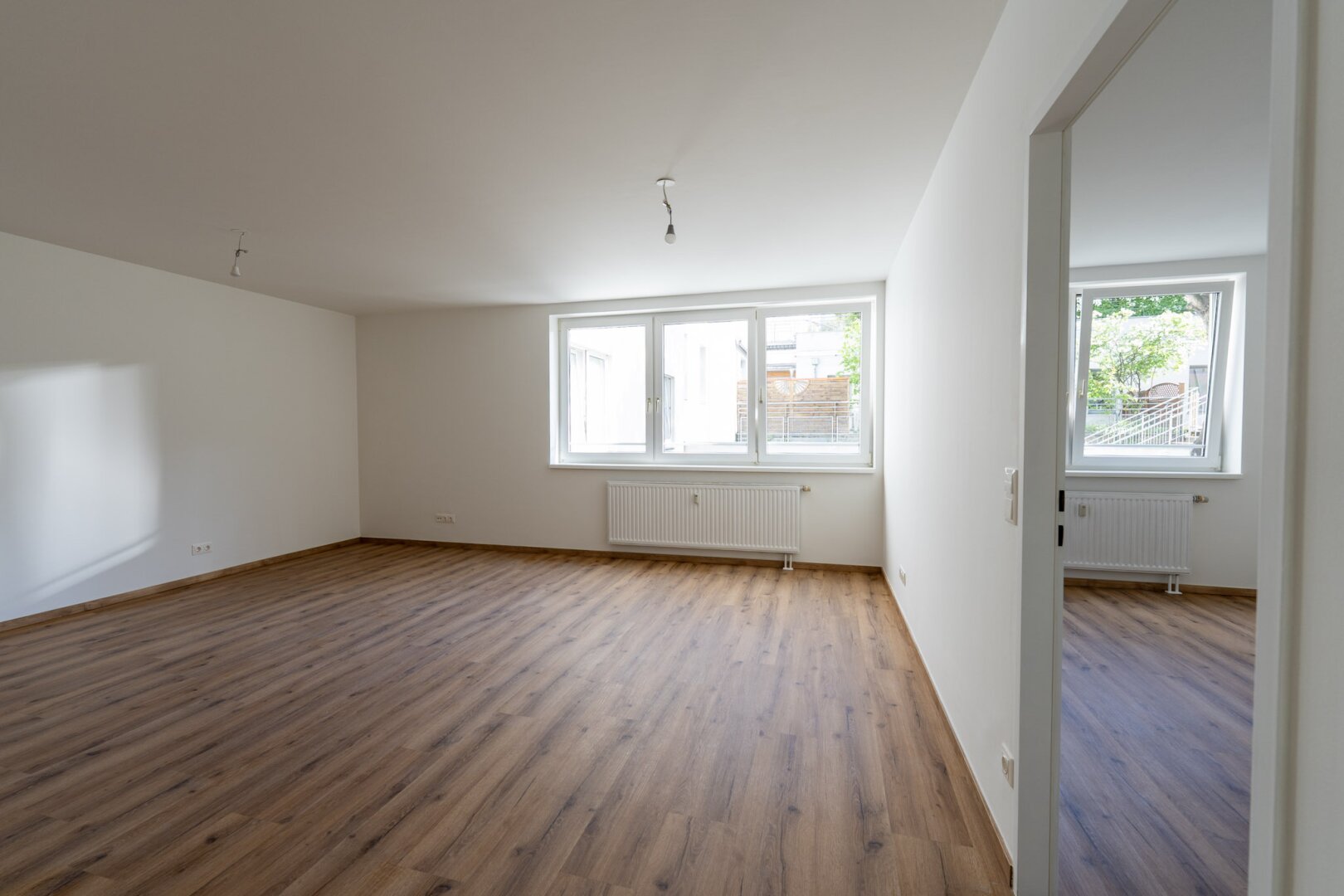 Erstbezug nach Sanierung: 2-Zimmer-Wohnung mit Garage und Parkett in 1120 Wien zu mieten!