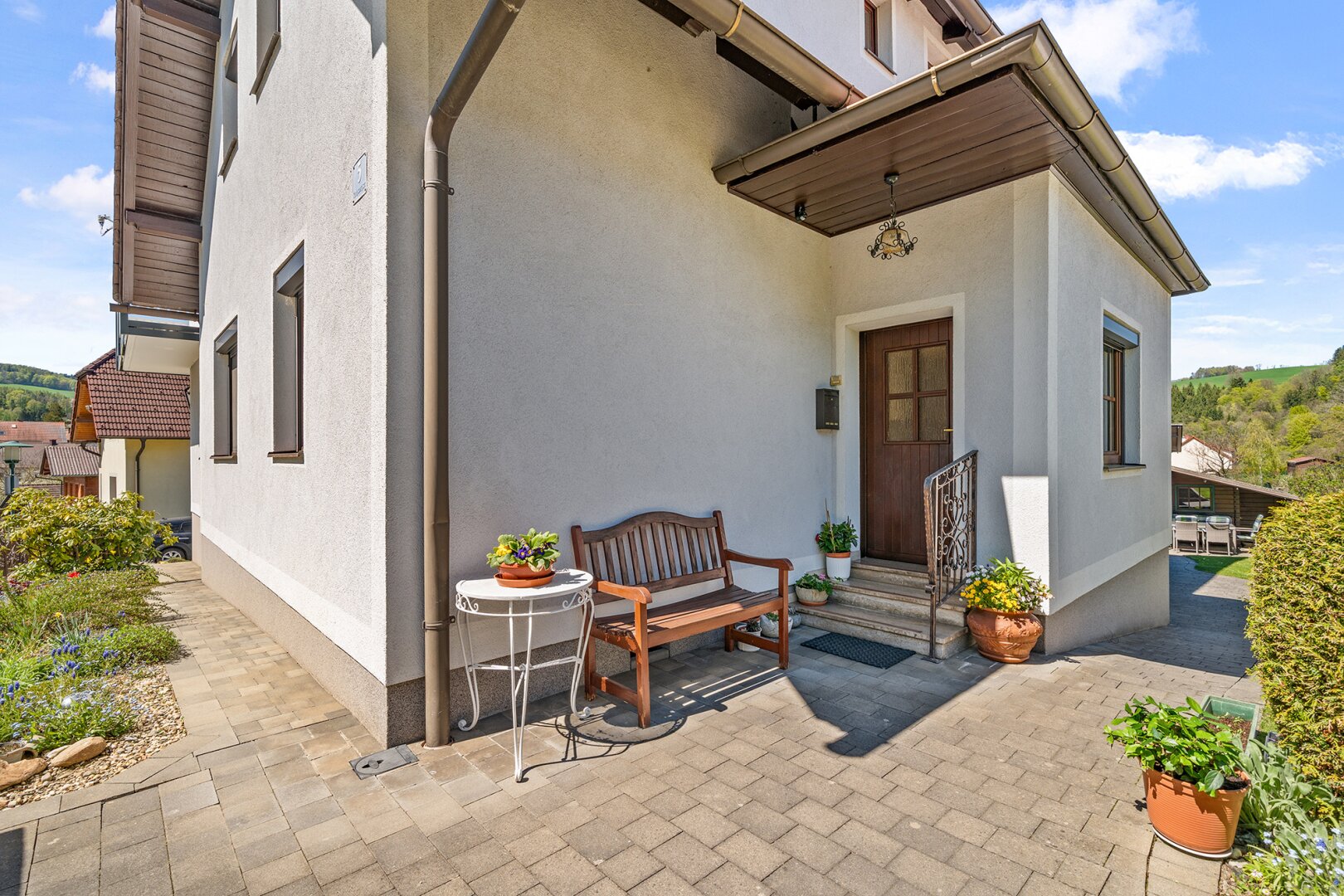 Ruhe. Weitblick. Lebensqualität – Gepflegtes Familienhaus mit Garten & Sauna in Bad Schönau