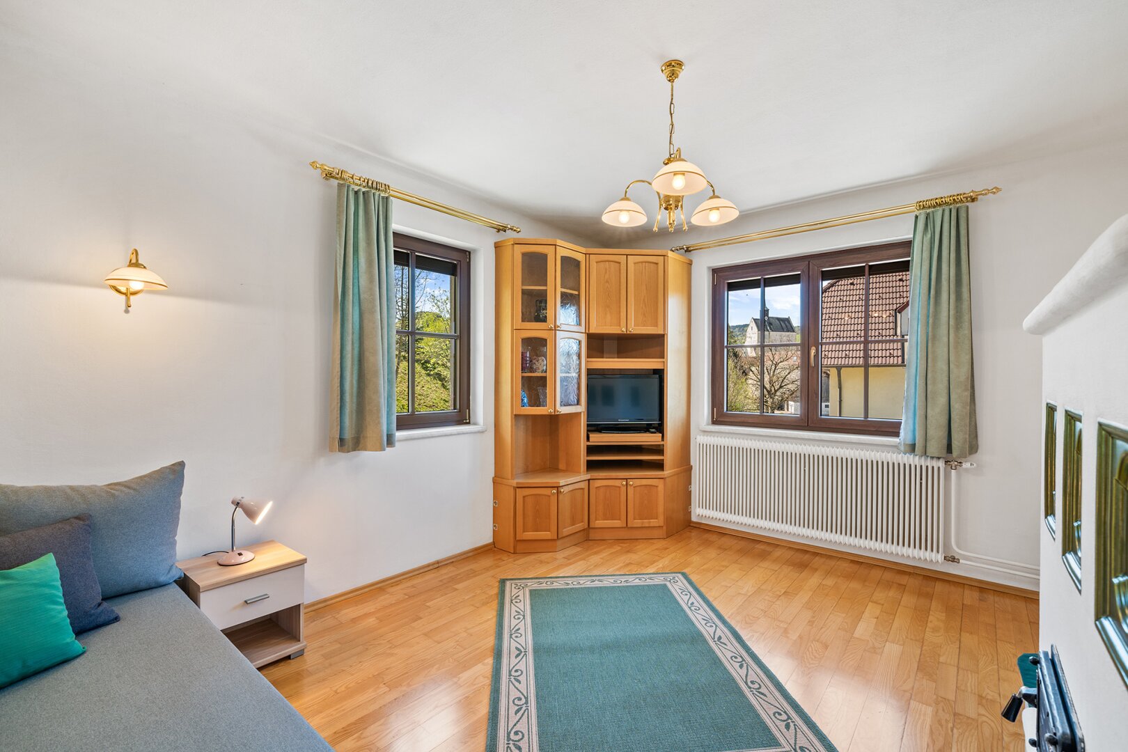 Ruhe. Weitblick. Lebensqualität – Gepflegtes Familienhaus mit Garten & Sauna in Bad Schönau