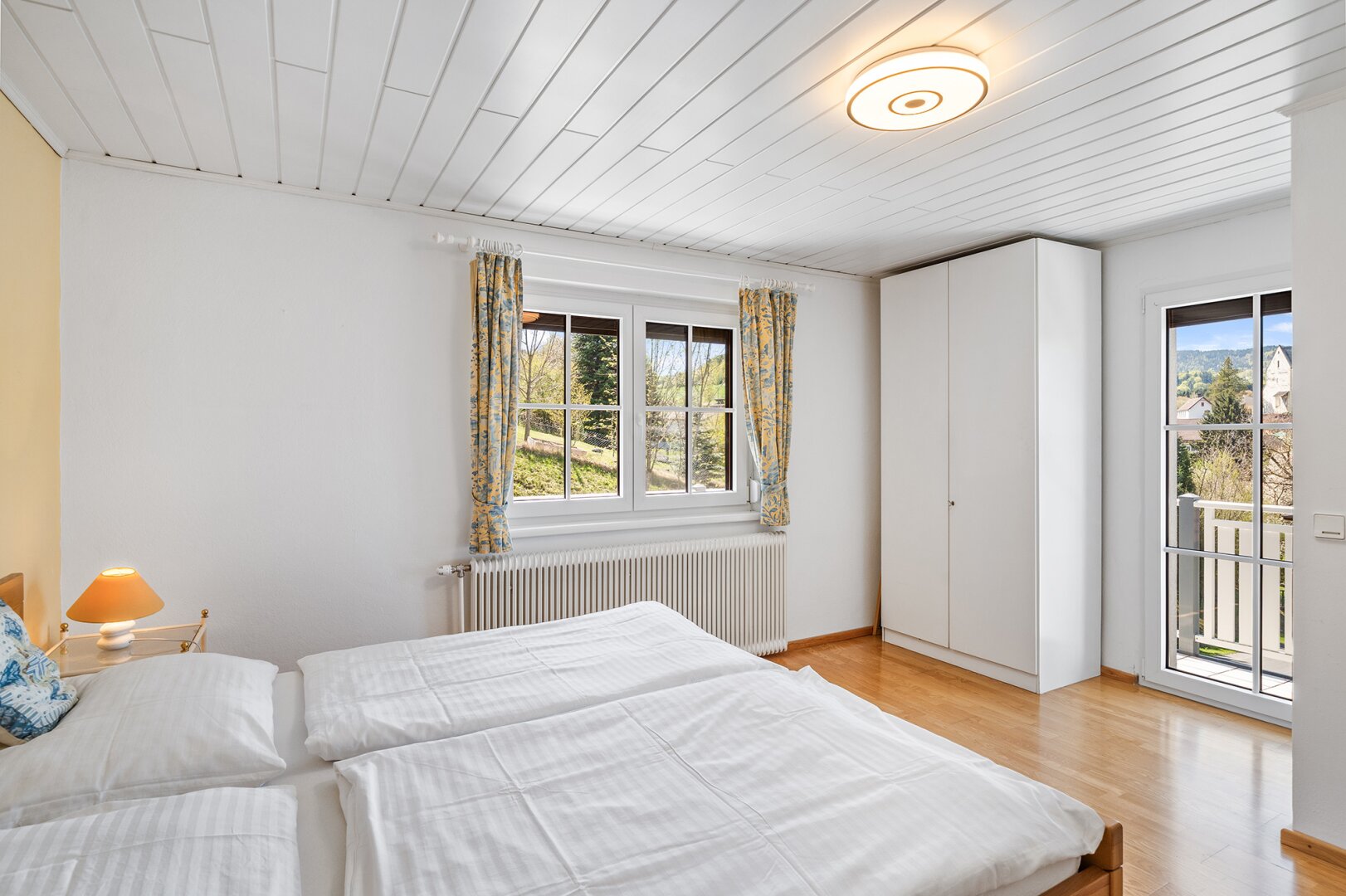 Ruhe. Weitblick. Lebensqualität – Gepflegtes Familienhaus mit Garten & Sauna in Bad Schönau