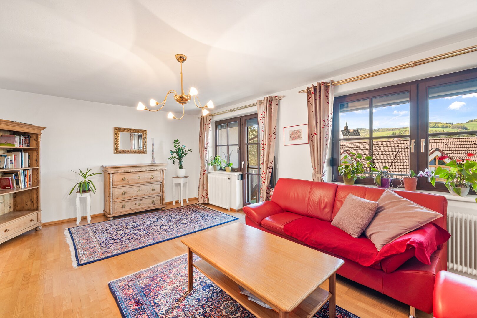 Ruhe. Weitblick. Lebensqualität – Gepflegtes Familienhaus mit Garten & Sauna in Bad Schönau