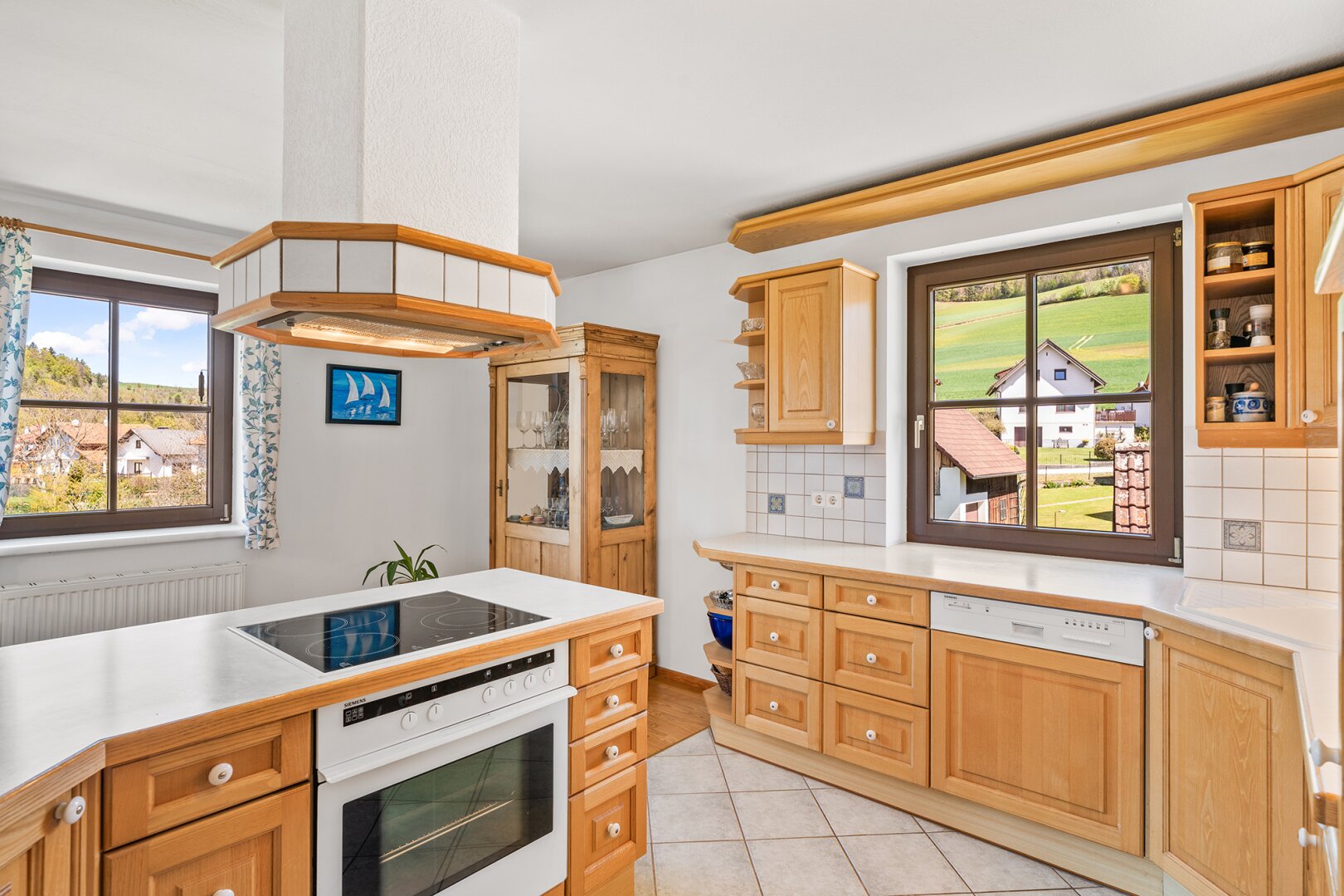 Ruhe. Weitblick. Lebensqualität – Gepflegtes Familienhaus mit Garten & Sauna in Bad Schönau