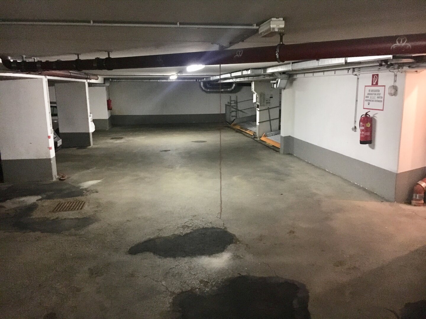 Neuer Preis!!! KFZ Tiefgaragenplatz in der Wallrißstraße 1180 Wien zu verkaufen