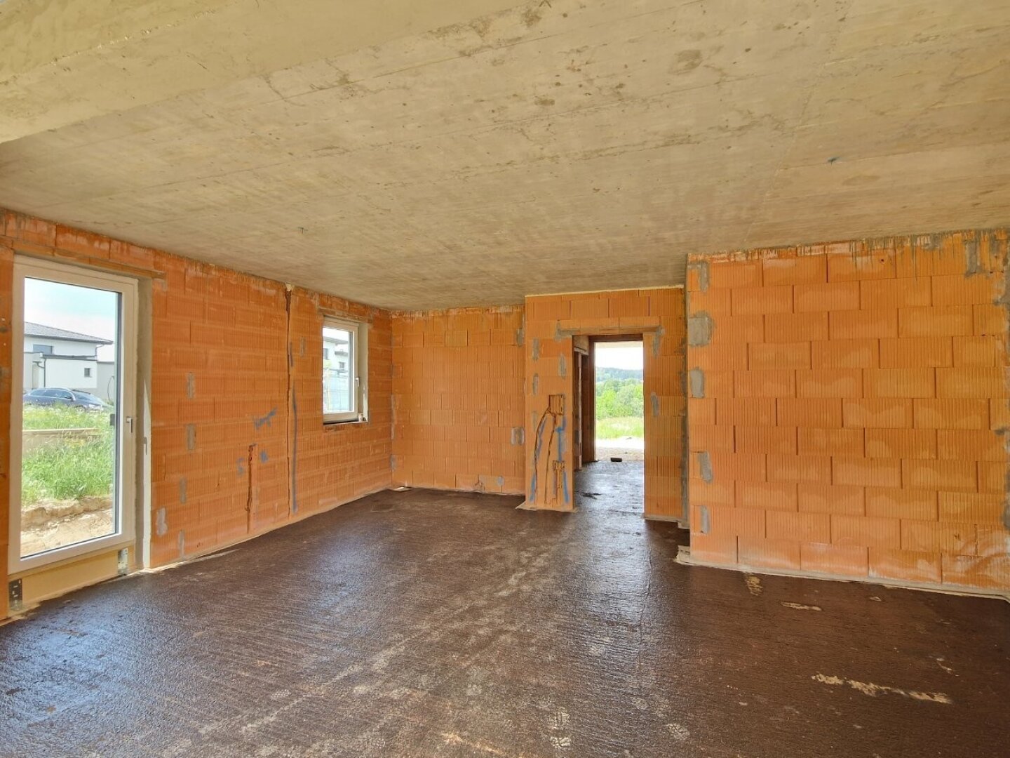 Top 1! Belagsfertige, moderne Doppelhaushälfte mit 2 Carportstellplätzen, 4 Zimmer, 2 Terrassen, Balkon, Eigengarten!