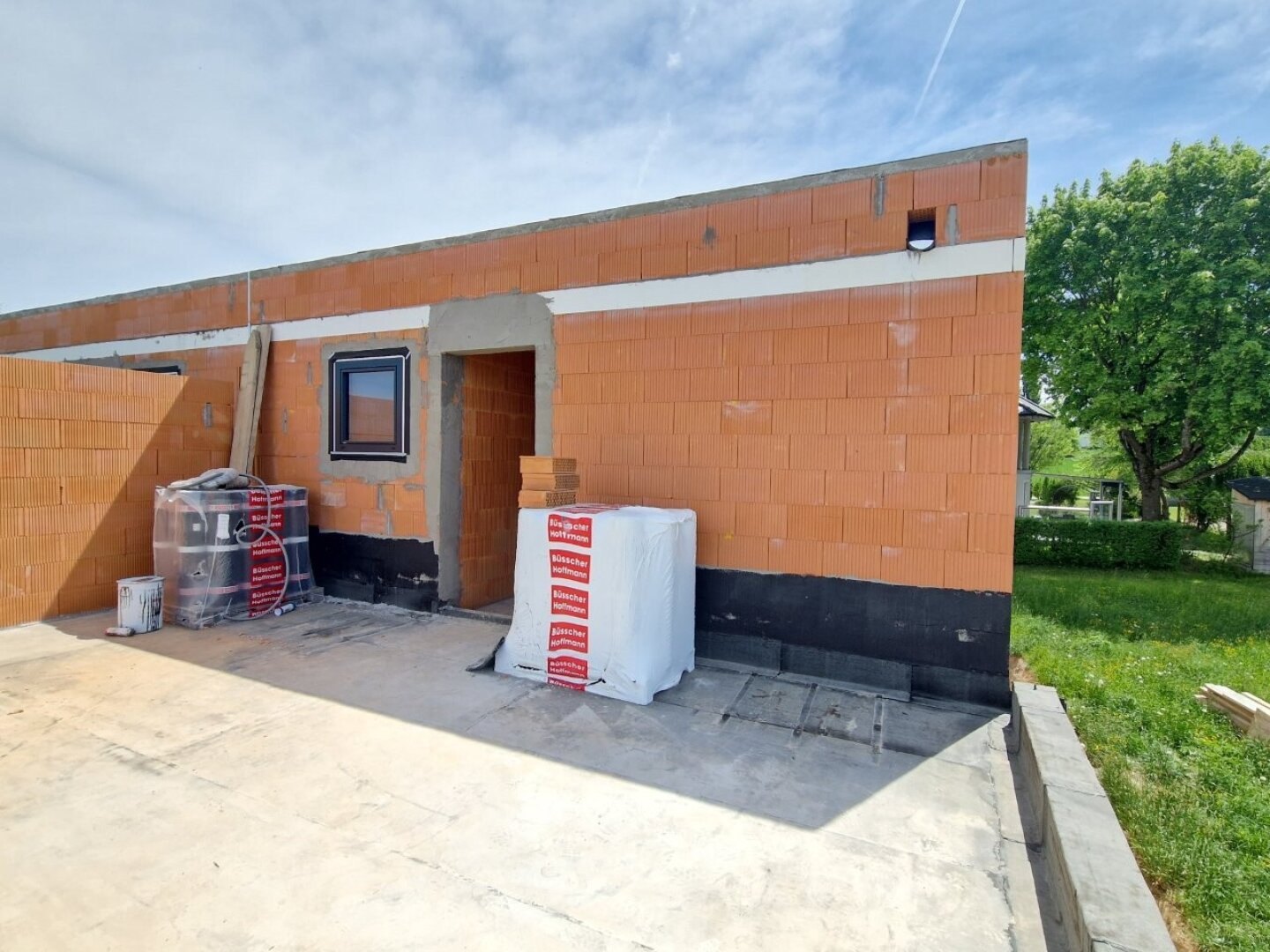 Top 1! Belagsfertige, moderne Doppelhaushälfte mit 2 Carportstellplätzen, 4 Zimmer, 2 Terrassen, Balkon, Eigengarten!