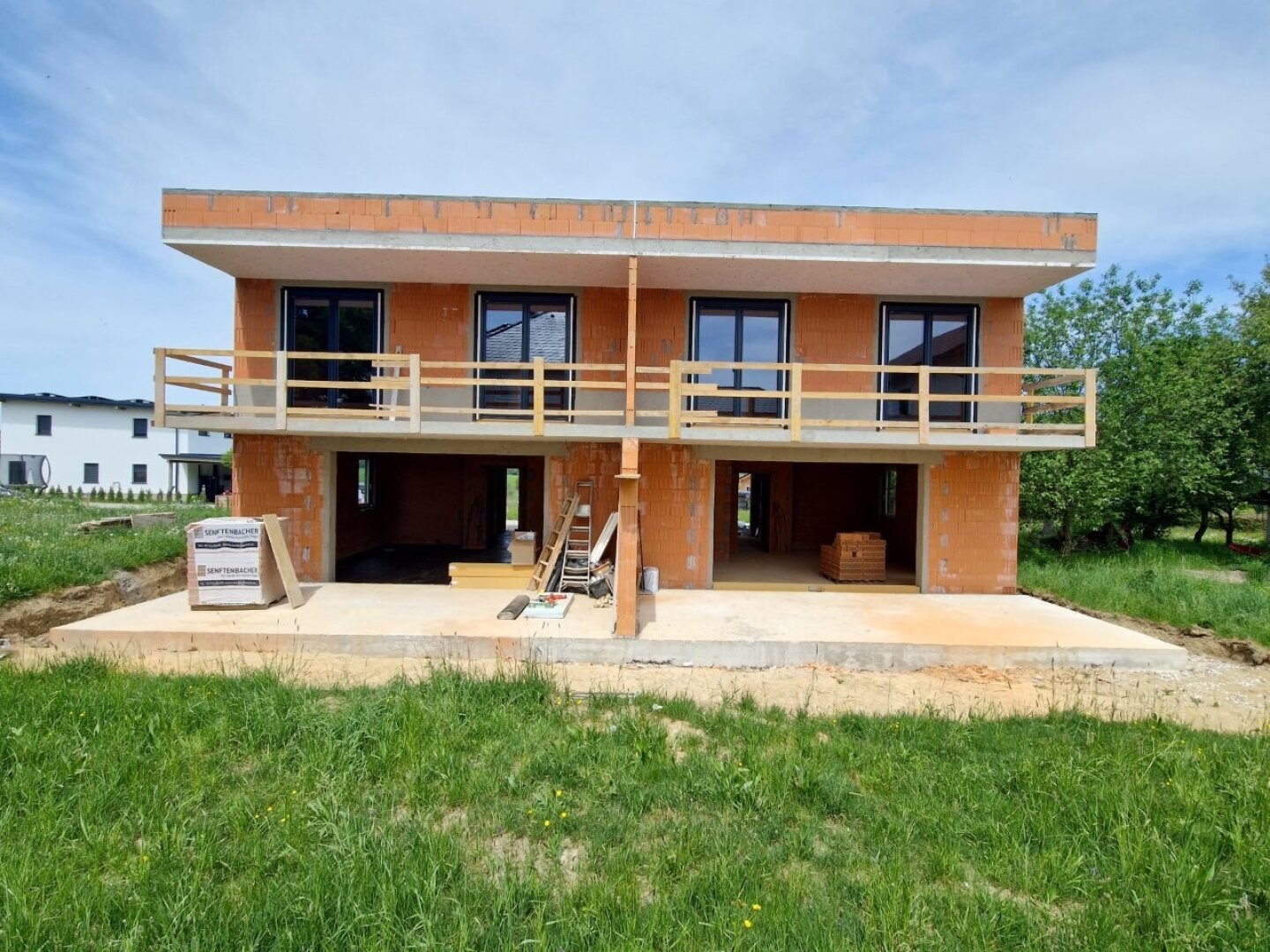 Top 1! Schlüsselfertige, moderne Doppelhaushälfte mit 2 Carportstellplätzen, 4 Zimmer, 2 Terrassen, Balkon, Eigengarten!