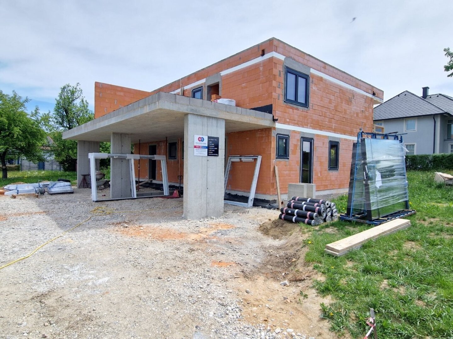 Top 1! Schlüsselfertige, moderne Doppelhaushälfte mit 2 Carportstellplätzen, 4 Zimmer, 2 Terrassen, Balkon, Eigengarten!