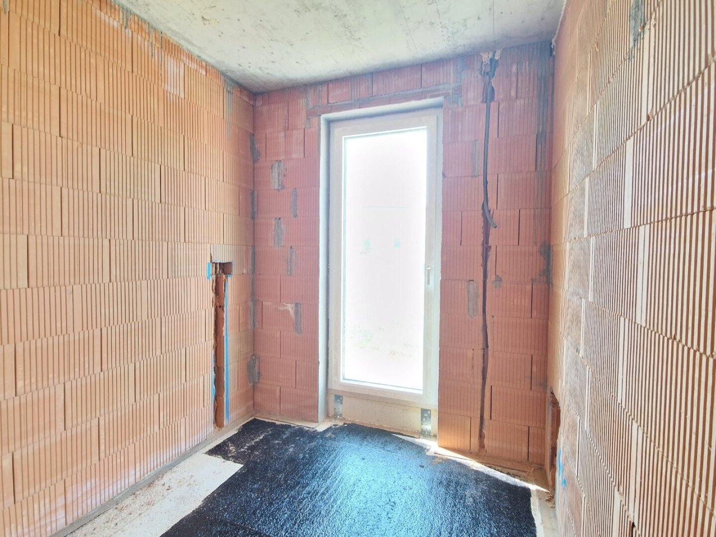 Top 1! Schlüsselfertige, moderne Doppelhaushälfte mit 2 Carportstellplätzen, 4 Zimmer, 2 Terrassen, Balkon, Eigengarten!