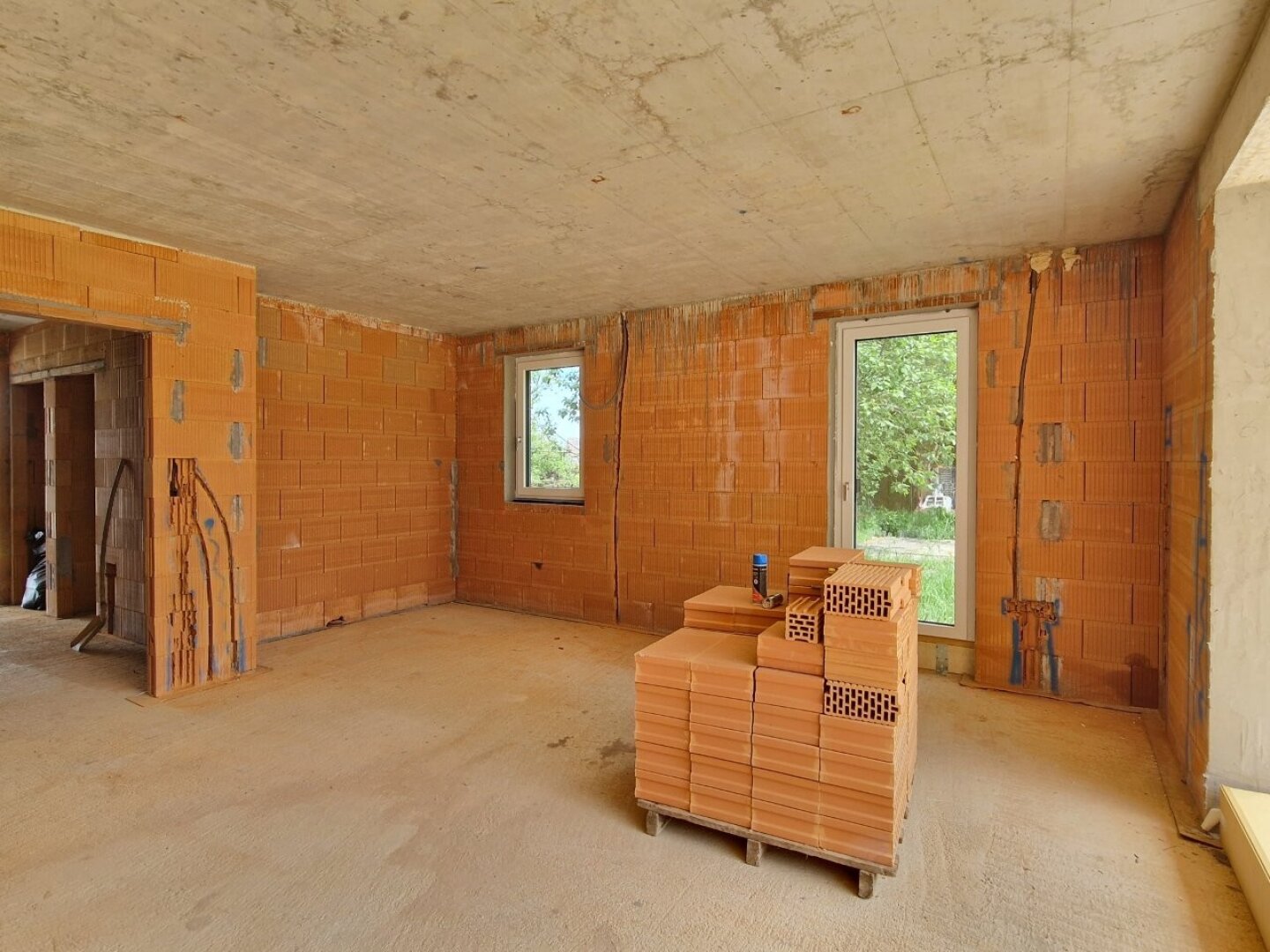 Top 2! Schlüsselfertige, moderne Doppelhaushälfte mit 2 Carportstellplätzen, 4 Zimmer, 2 Terrassen, Balkon, Eigengarten!