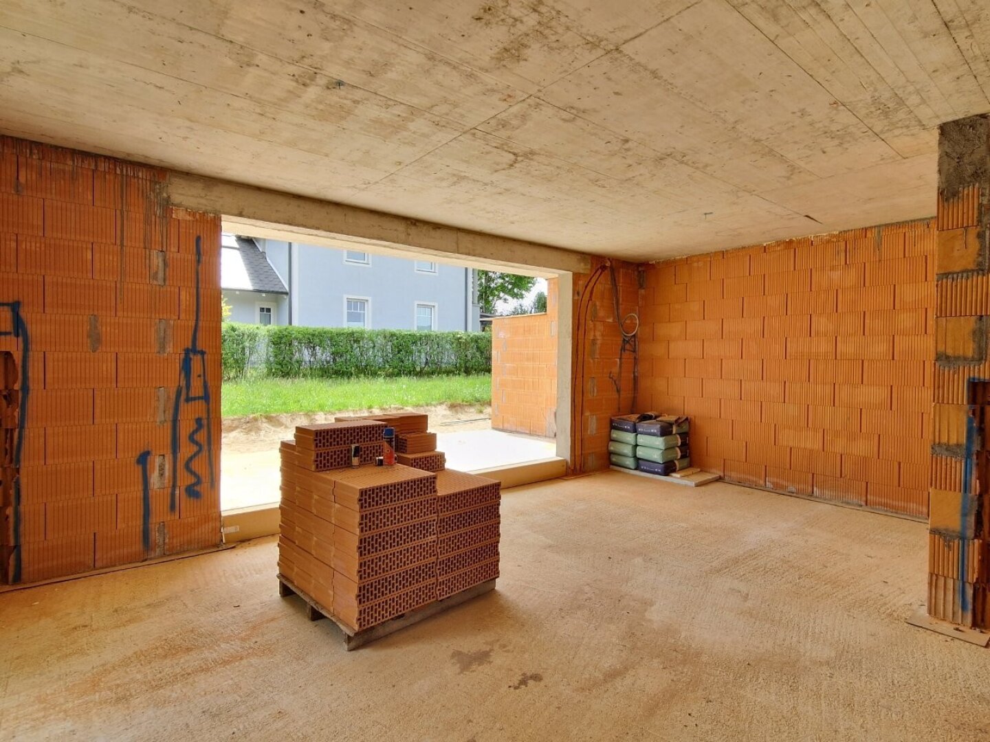 Top 2! Schlüsselfertige, moderne Doppelhaushälfte mit 2 Carportstellplätzen, 4 Zimmer, 2 Terrassen, Balkon, Eigengarten!