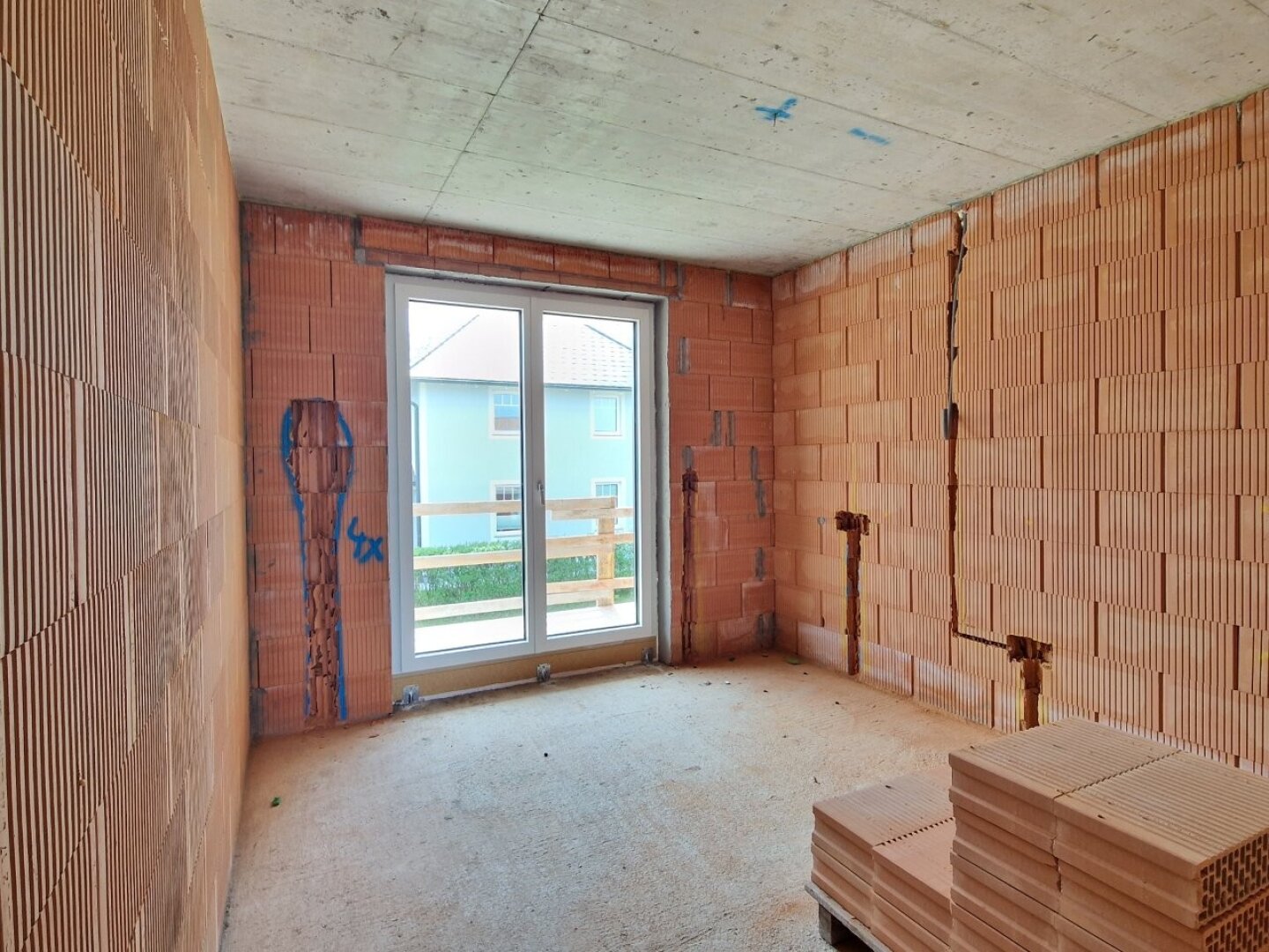 Top 2! Schlüsselfertige, moderne Doppelhaushälfte mit 2 Carportstellplätzen, 4 Zimmer, 2 Terrassen, Balkon, Eigengarten!