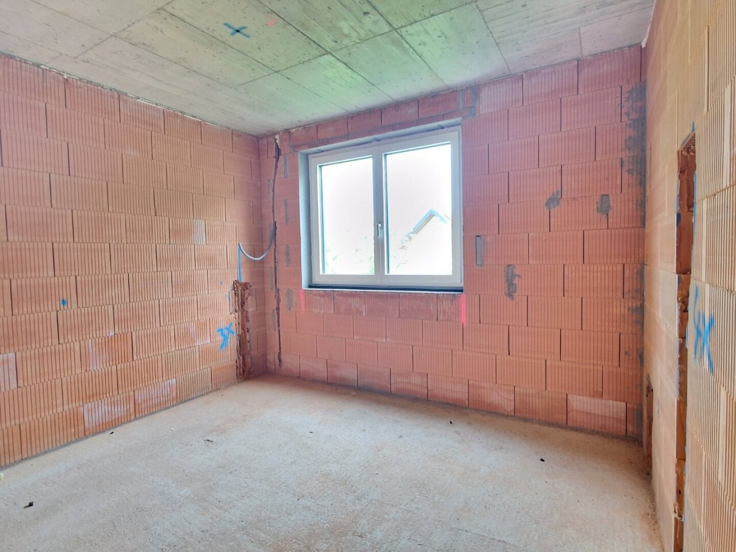 Top 2! Schlüsselfertige, moderne Doppelhaushälfte mit 2 Carportstellplätzen, 4 Zimmer, 2 Terrassen, Balkon, Eigengarten!
