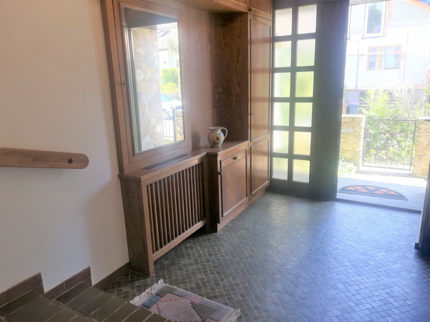Gepflegte, voll unterkellerte Doppelhaushälfte mit Wintergarten in absoluter Grünruhelage von Korneuburg zu vermieten!