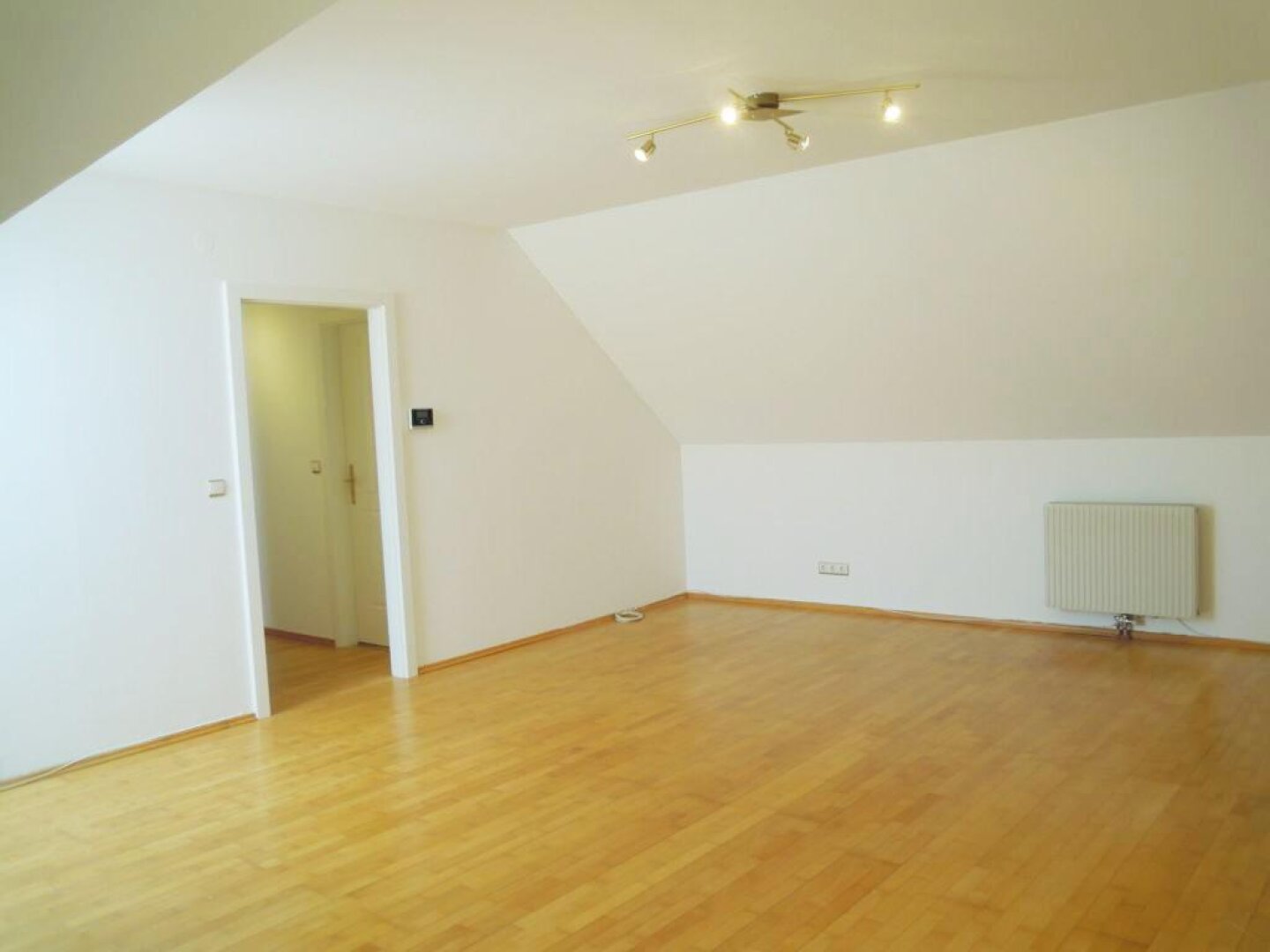 Top gepflegte 2 Zimmer-Wohnung in zentraler Lage von Korneuburg!
