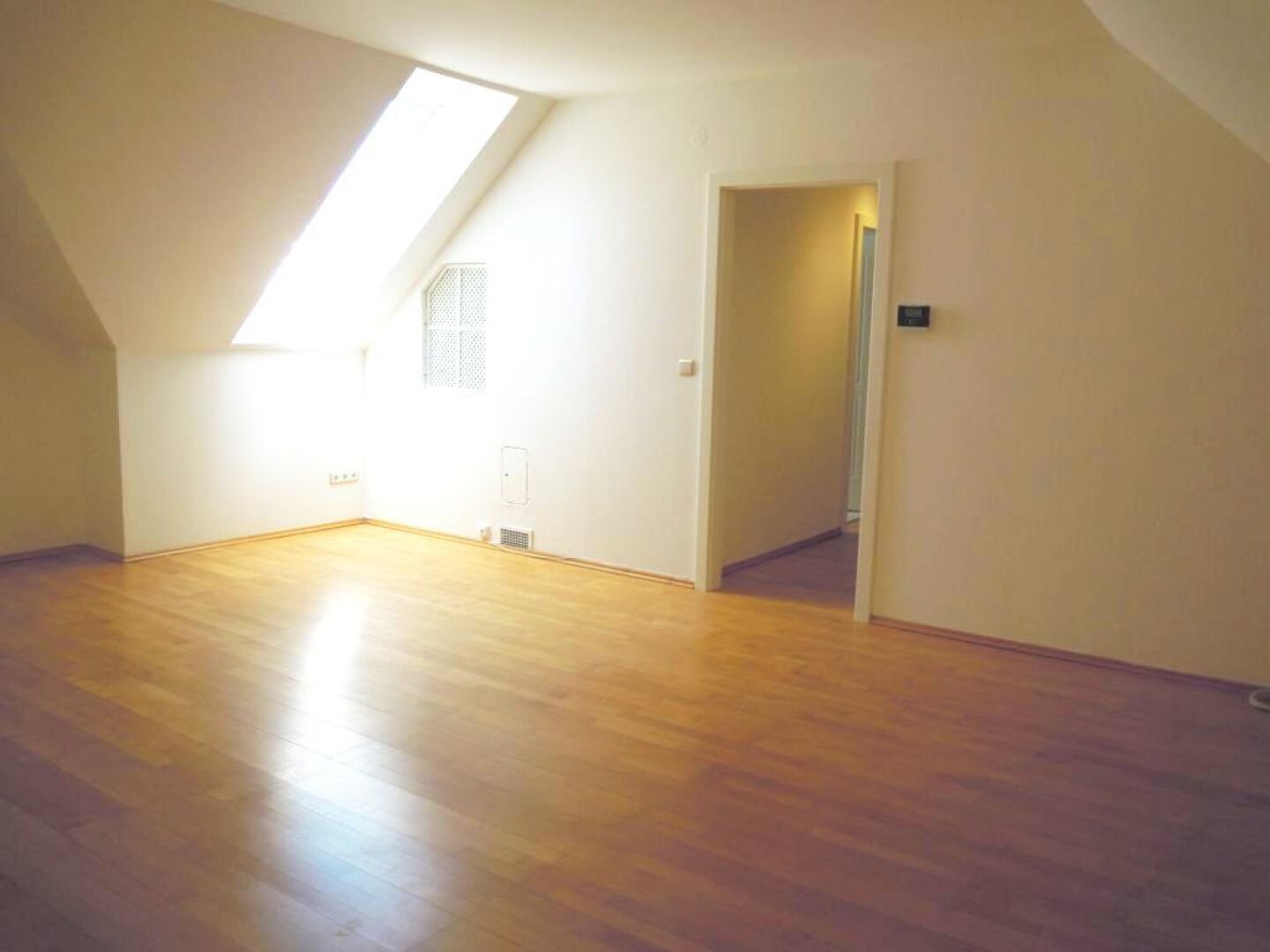 Top gepflegte 2 Zimmer-Wohnung in zentraler Lage von Korneuburg!