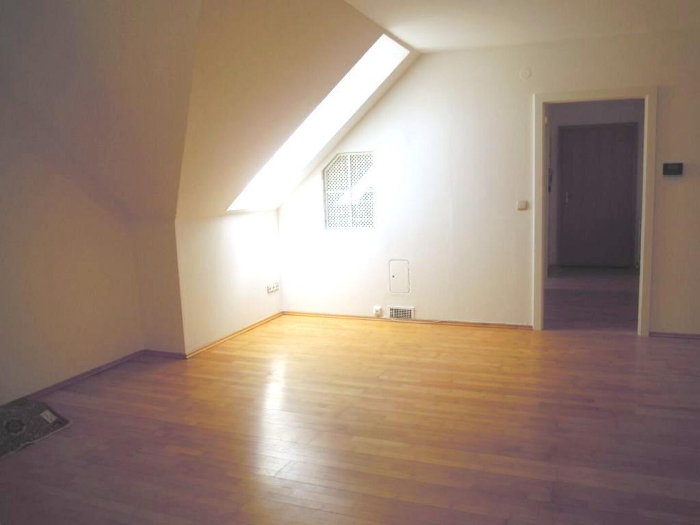 Top gepflegte 2 Zimmer-Wohnung in zentraler Lage von Korneuburg!