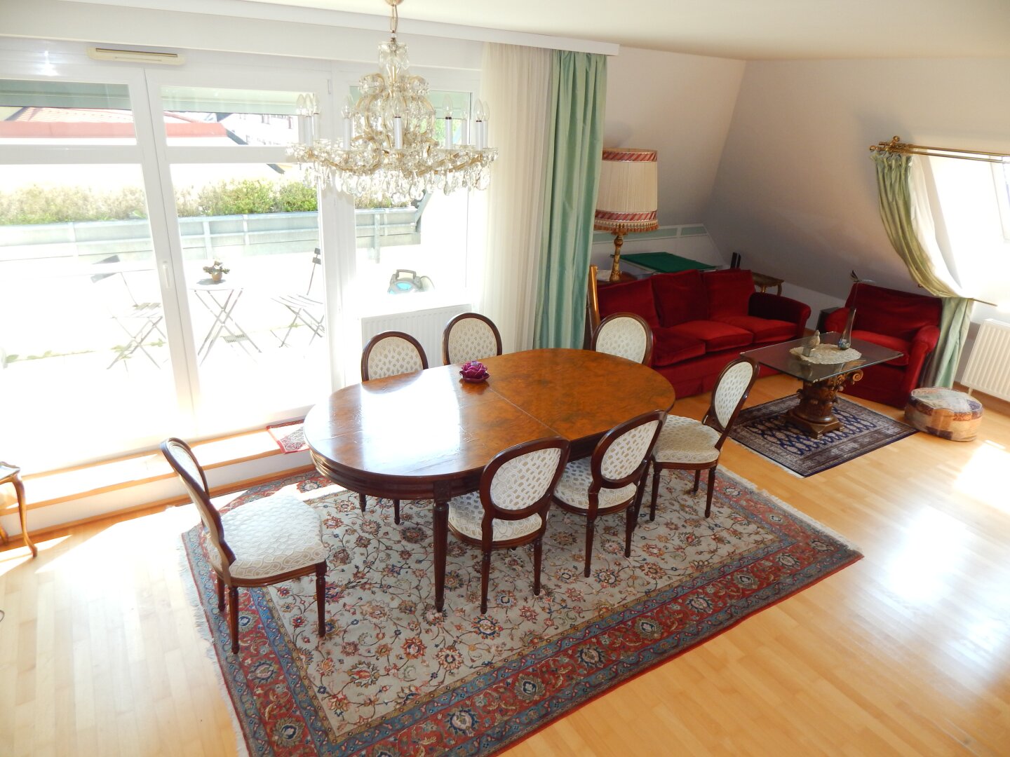 Wohntraum mit großer Dachterrasse und Garage in Grün- Ruhelage