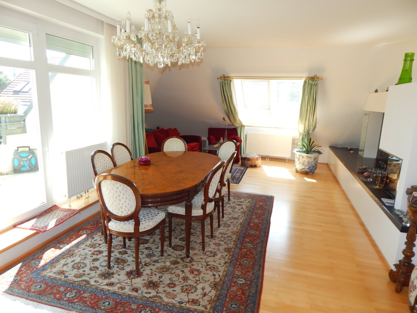 Wohntraum mit großer Dachterrasse und Garage in Grün- Ruhelage