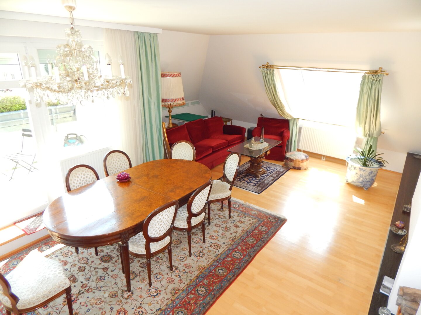 Wohntraum mit großer Dachterrasse und Garage in Grün- Ruhelage