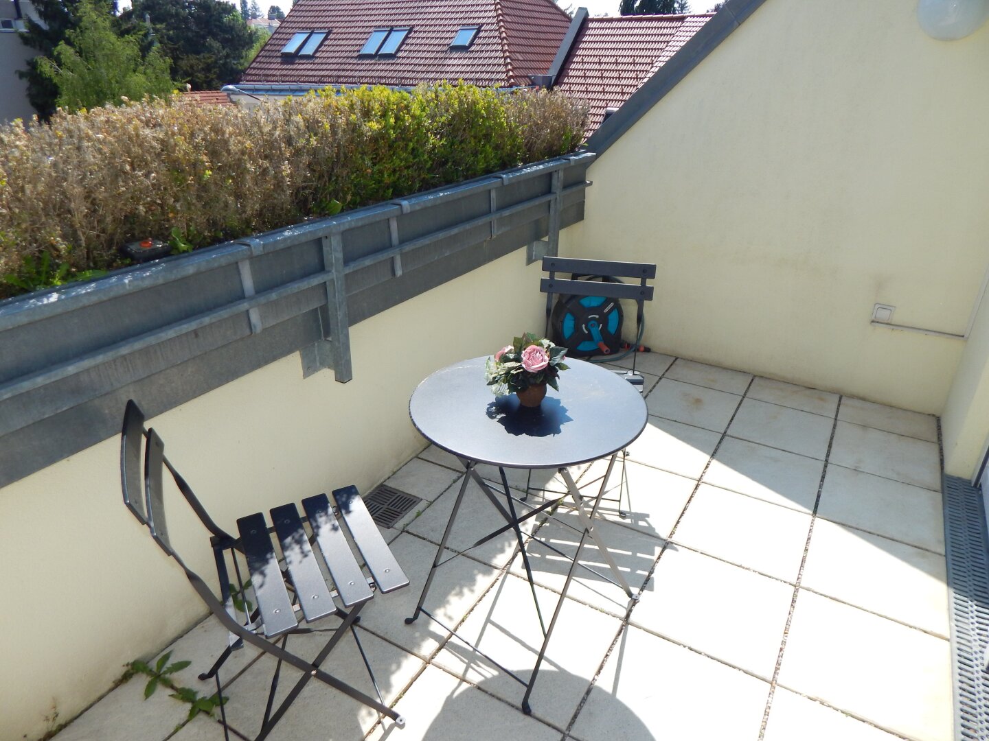 Wohntraum mit großer Dachterrasse und Garage in Grün- Ruhelage