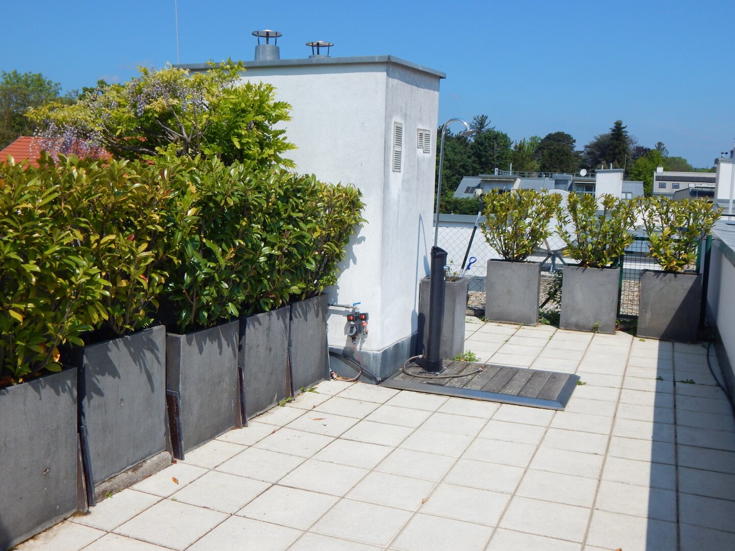 Wohntraum mit großer Dachterrasse und Garage in Grün- Ruhelage