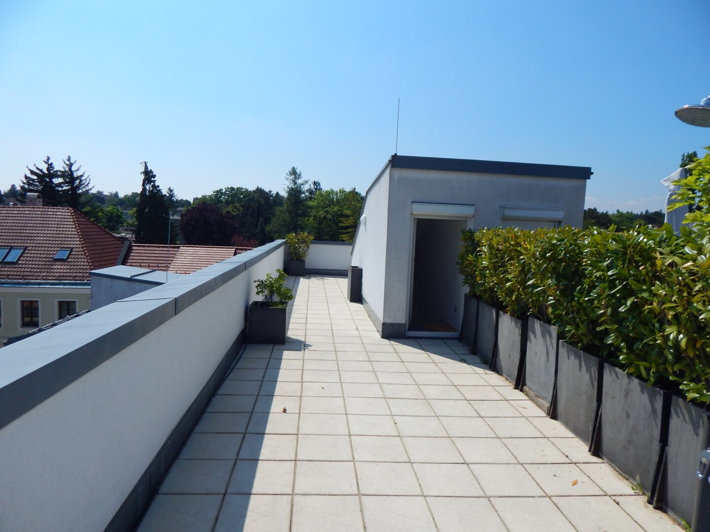 Wohntraum mit großer Dachterrasse und Garage in Grün- Ruhelage