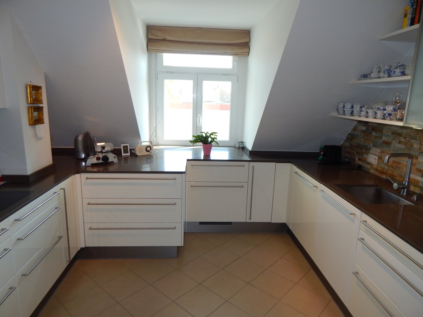Wohntraum mit großer Dachterrasse und Garage in Grün- Ruhelage