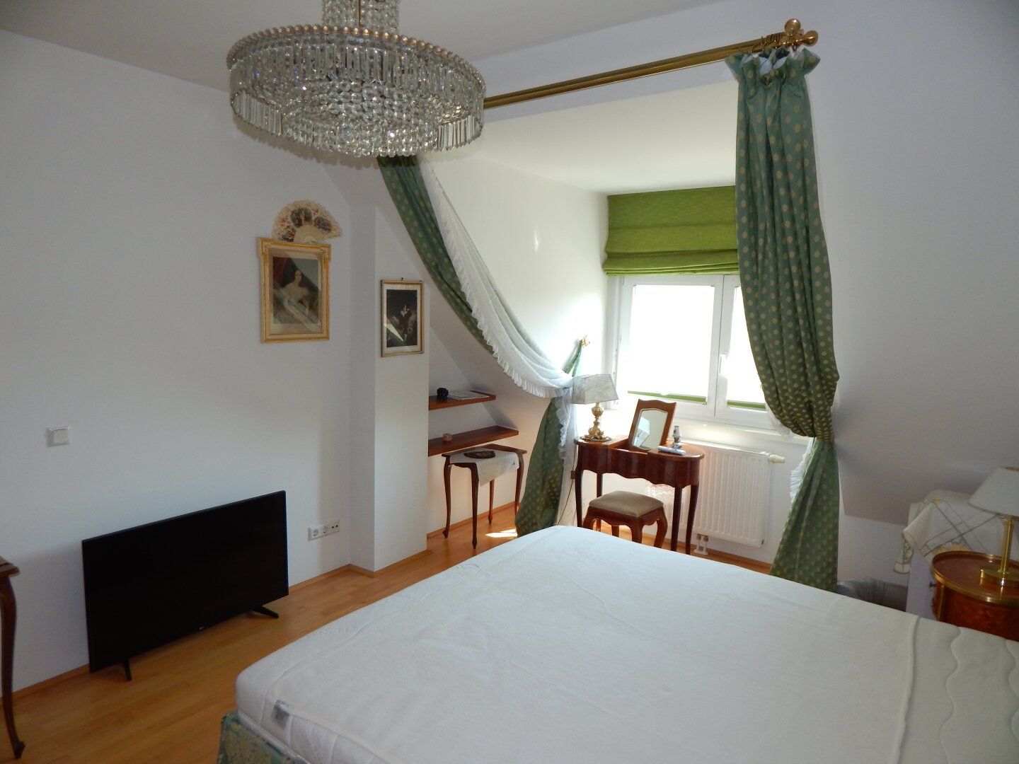Wohntraum mit großer Dachterrasse und Garage in Grün- Ruhelage