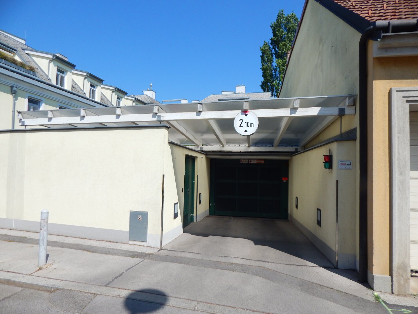 Wohntraum mit großer Dachterrasse und Garage in Grün- Ruhelage