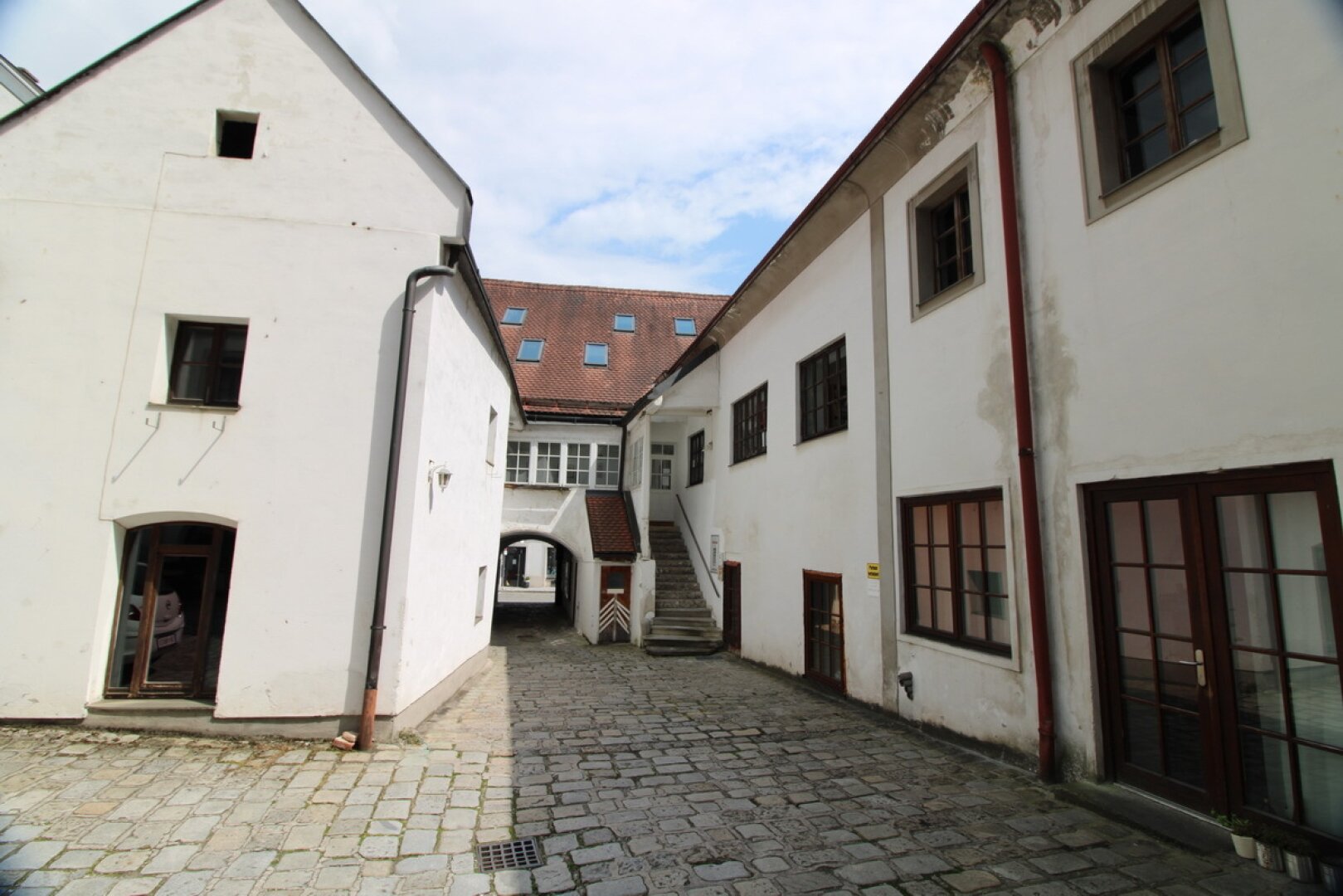 Großes Zinshaus am Stadtplatz Steyr - über 1000m2 Nutzfläche