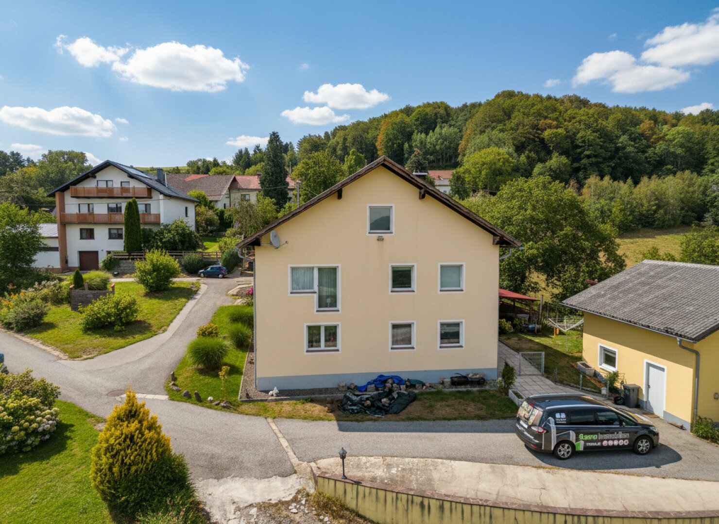 Sacherl/kleine Landwirtschaft in St. Agatha mit ca. 3 Hektar auch für Pferdehaltung geeignet