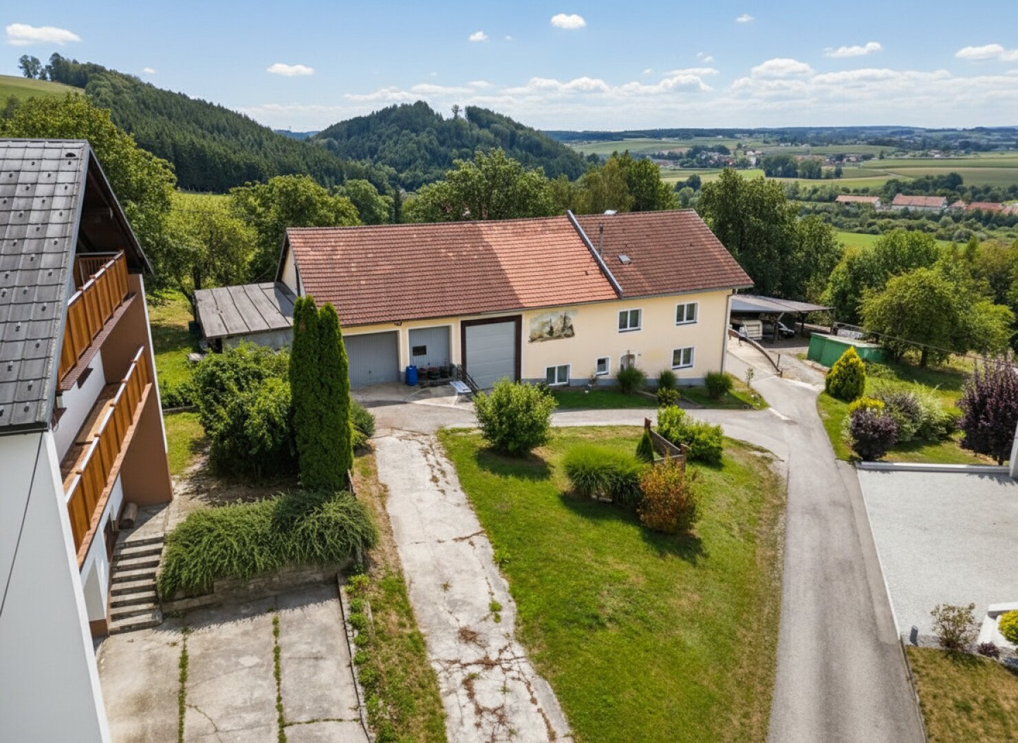 Sacherl/kleine Landwirtschaft in St. Agatha mit ca. 3 Hektar auch für Pferdehaltung geeignet