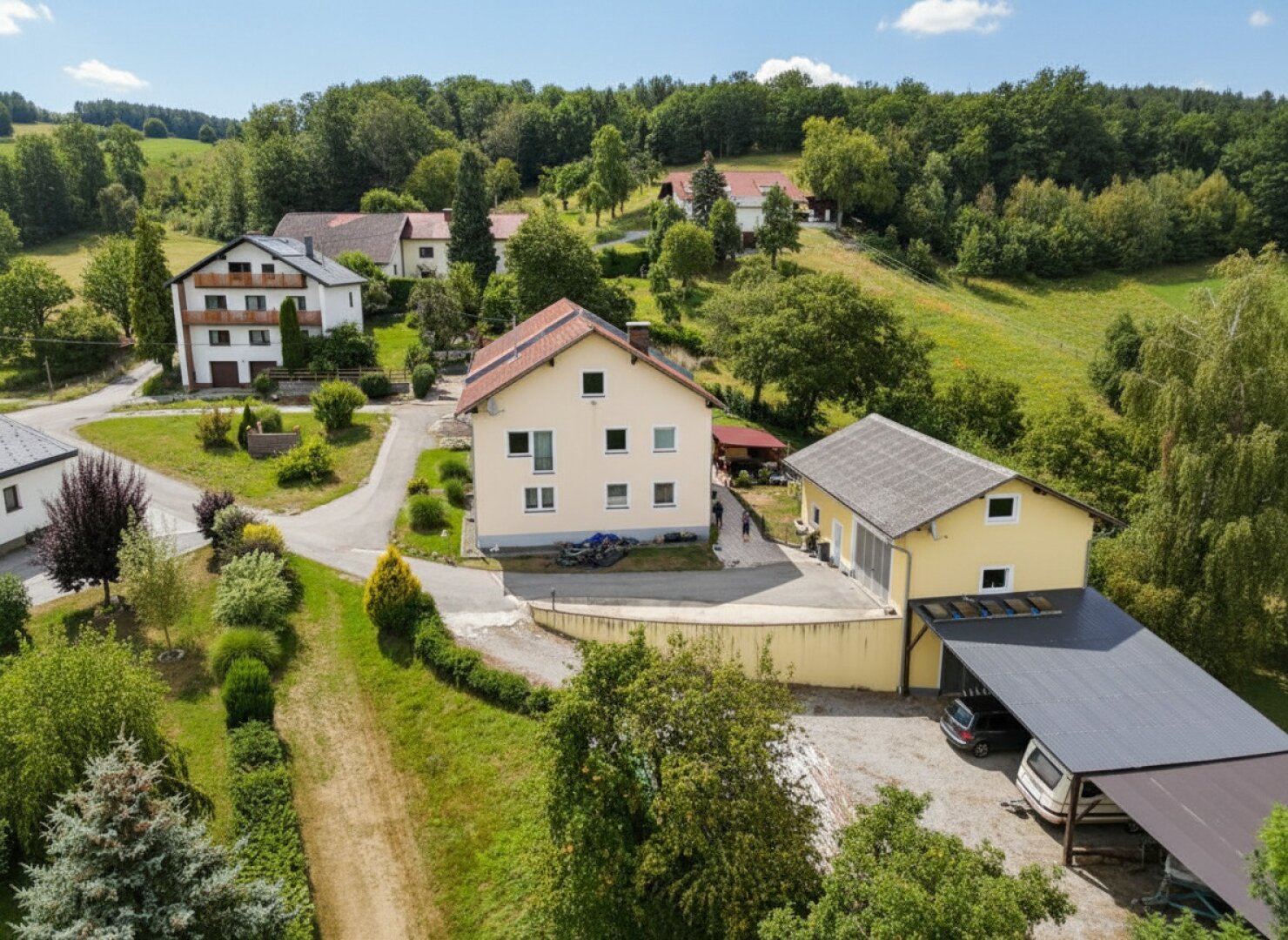 Sacherl/kleine Landwirtschaft in St. Agatha mit ca. 3 Hektar auch für Pferdehaltung geeignet